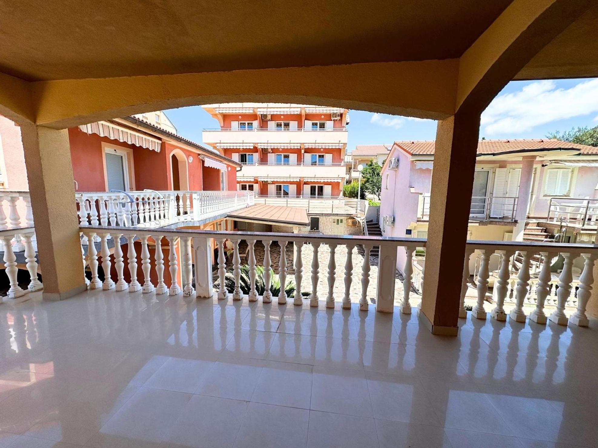 Apartments Bella Sky II Новалья Экстерьер фото
